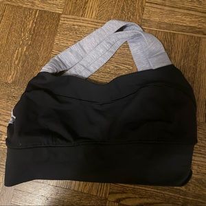 Lululemon sports bra size 6 black gray crossover